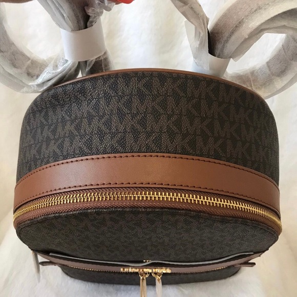 NWT! Michael Kors backpack and wallet - Picture 4 of 10